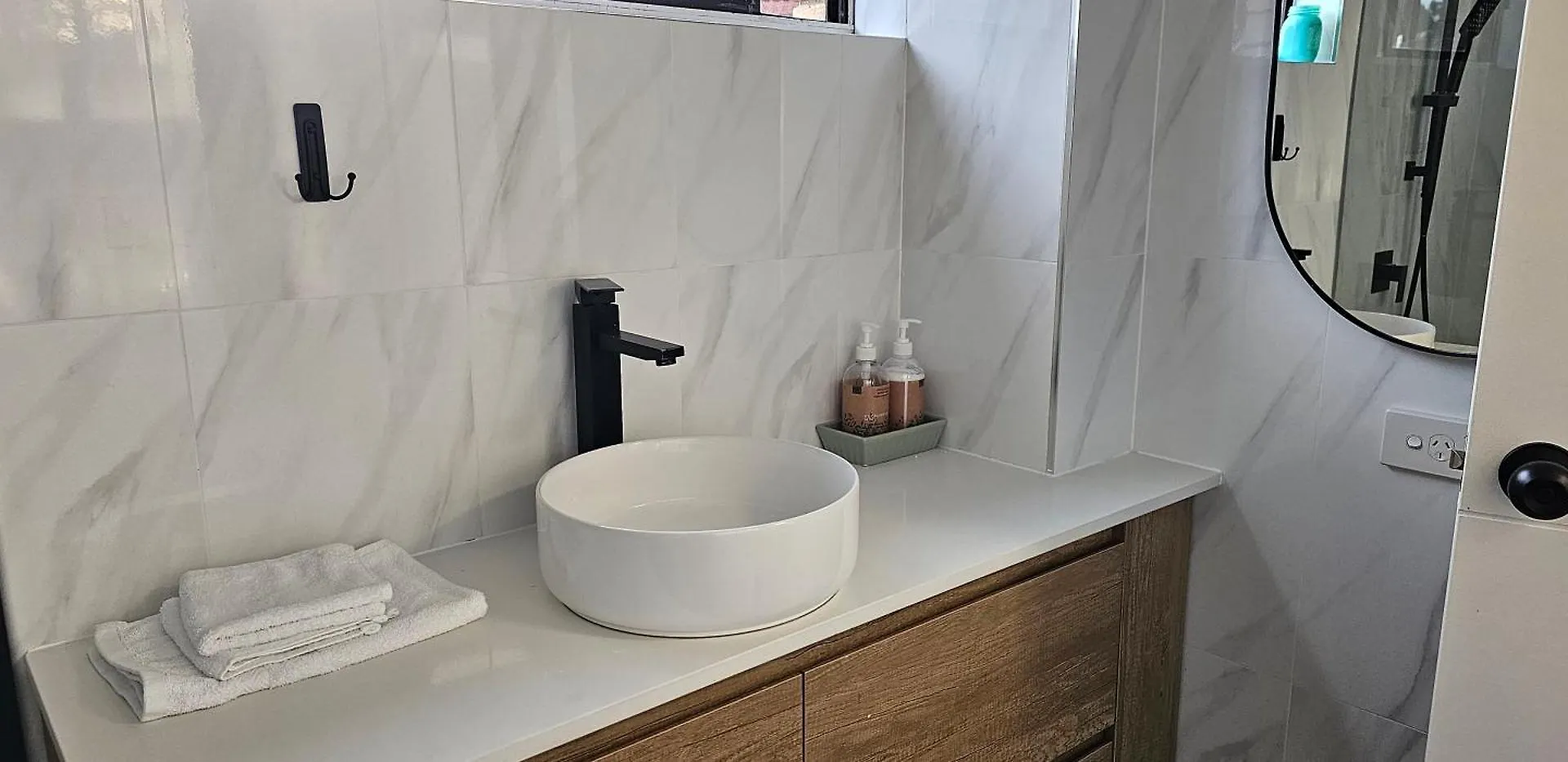 Apartamento Big Modern & Central Locale Renovated 2-Bedroom Gold Coast Australia