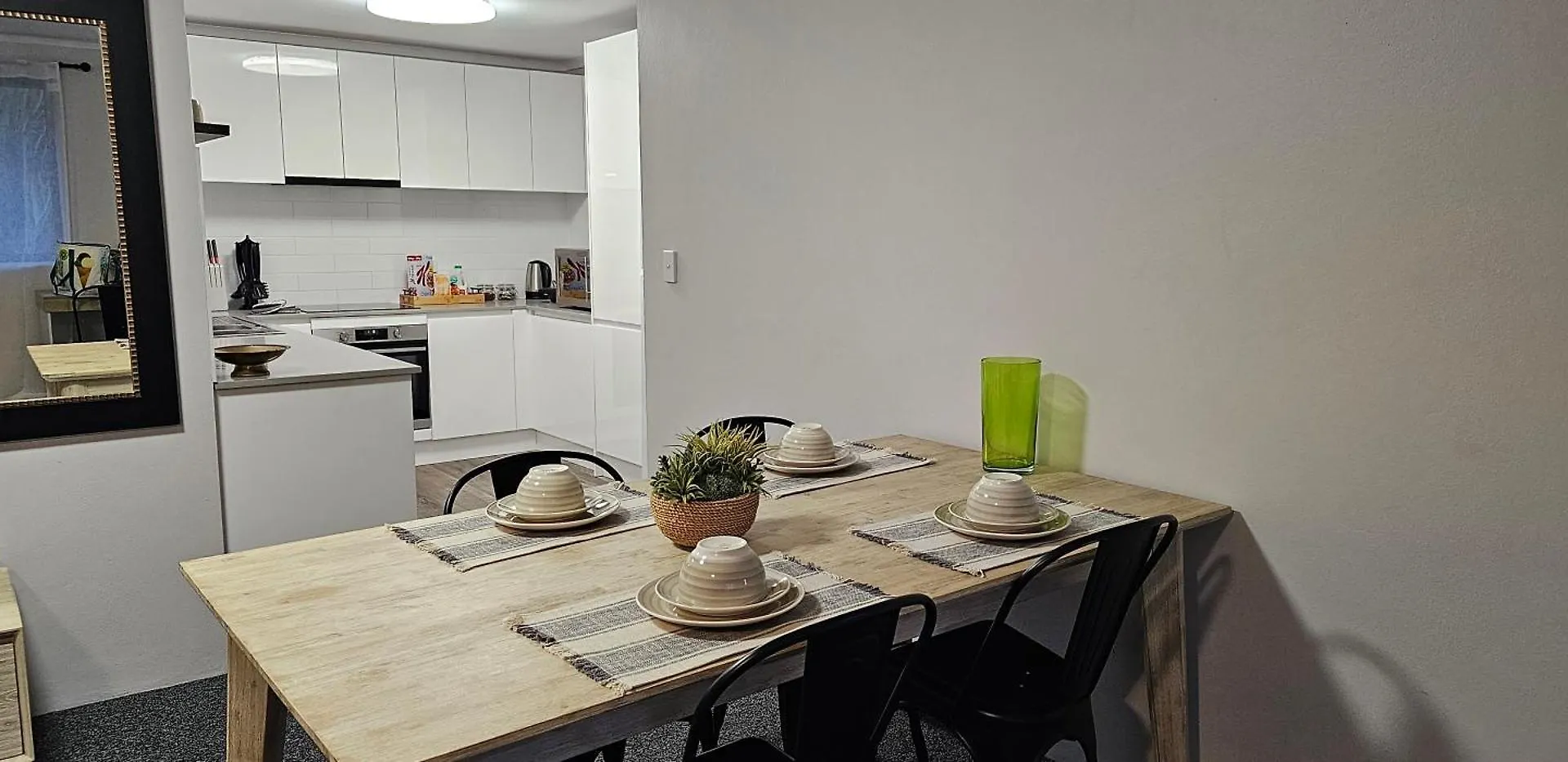 Big Modern & Central Locale Renovated 2-Bedroom Gold Coast